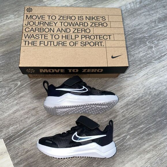 Size 5c Nike Downshifter 12  Toddler Black White Shoes NEW DM4191 003 - Picture 1 of 7